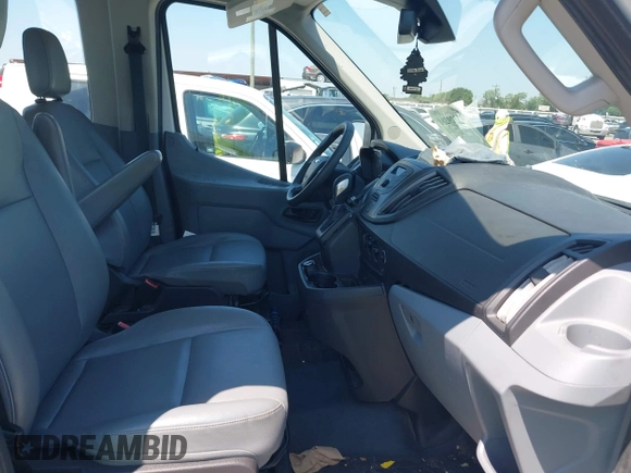 2018 Ford Transit XL z VIN 1FMZK1CM5JKB31481, wystawiony jako IAAI lot #42329280 z przebiegiem 57 051 mil mil oraz . Historia ofert i sprzedaży dostępna na DreamBid. Obrazek 5.
