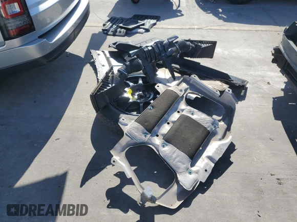 2015 Land Rover Range Rover Autobiography with VIN SALGV3TFXFA214698, listed as a Copart auction lot 60444585 with 101,326 mi miles and Salvage title. Bid and sale history available at DreamBid. Image 13.