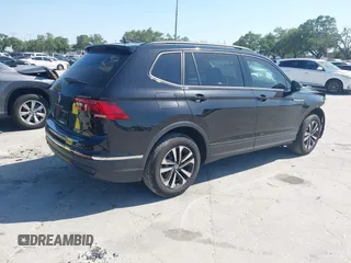 2024 Volkswagen Tiguan S z VIN 3VVRB7AX4RM226494, wystawiony jako IAAI lot #42000799 z przebiegiem 946 mil mil oraz . Historia ofert i sprzedaży dostępna na DreamBid. Obrazek 4.