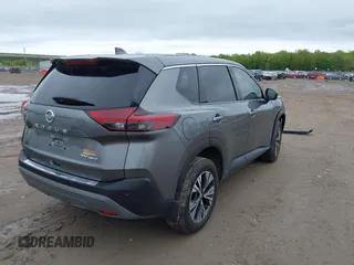 2021 Nissan Rogue SV z VIN JN8AT3BBXMW205344, wystawiony jako IAAI lot #42205011 z przebiegiem 30 895 mil mil oraz . Historia ofert i sprzedaży dostępna na DreamBid. Obrazek 4.