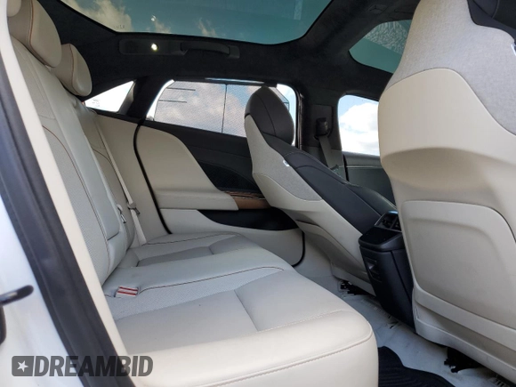2024 Lucid Air Touring z VIN 50EA1TEA4RA001840, wystawiony jako Copart lot #42446645 z przebiegiem 9899 mil mil oraz Szkody całkowita. Historia ofert i sprzedaży dostępna na DreamBid. Obrazek 10.