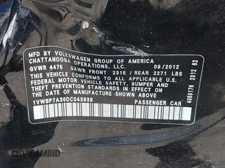 2013 Volkswagen Passat SE z VIN 1VWBP7A30DC043938, wystawiony jako IAAI lot #42411446 z przebiegiem 84 822 mil mil oraz . Historia ofert i sprzedaży dostępna na DreamBid. Obrazek 9.