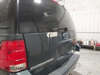 2004 Ford Expedition Eddie Bauer z VIN 1FMFU18L74LA59193, wystawiony jako IAAI lot #42415007 z przebiegiem 245 703 mil mil oraz . Historia ofert i sprzedaży dostępna na DreamBid. Obrazek 6.