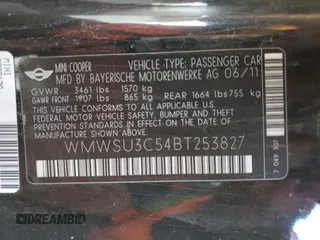 2011 MINI Hardtop z VIN WMWSU3C54BT253827, wystawiony jako Copart lot #57712835 z przebiegiem 150 016 mil mil oraz Czysty tytuł • Clean title. Historia ofert i sprzedaży dostępna na DreamBid. Obrazek 12.