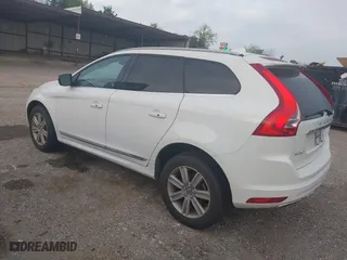 2016 Volvo XC60 T5 Platinum with VIN YV4612RM2G2788557, listed as a IAAI auction lot 41893917 with 95,257 mi miles. Bid and sale history available at carsss.com. Image 3.