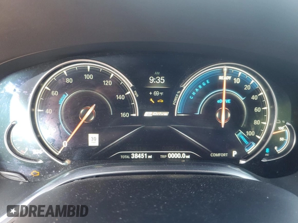 2018 BMW 7 Series 740e xDrive iPerformance with VIN WBA7J2C52JG938439, listed as a Copart auction lot 69452044 with 38,451 mi miles and Salvage Title. Bid and sale history available at carsss.com. Image 9.