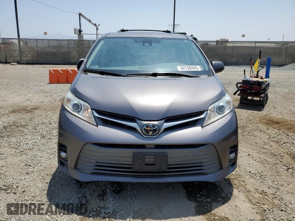 2018 Toyota Sienna XLE Auto Access Seat with VIN 5TDYZ3DC2JS915820, listed as a Copart auction lot 62130445 with 146,607 mi miles and Salvage title. Bid and sale history available at DreamBid. Image 5.