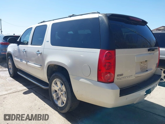 2008 GMC Yukon XL SLT 4SB with VIN 1GKFC16098R204547, listed as a IAAI auction lot 41705893 with 327,803 mi miles and . Bid and sale history available at carsss.com. Image 3.