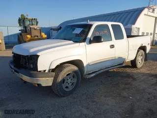 2007 Chevrolet Silverado 1500 Classic LT3 with VIN 1GCEK19B57Z198977, listed as a IAAI auction lot 40472095 with 301,363 mi miles. Bid and sale history available at carsss.com. Image 18.