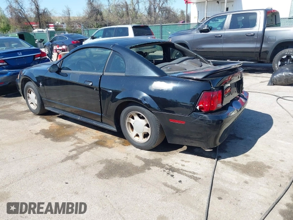 2000 Ford Mustang with VIN 1FAFP4042YF252802, listed as a IAAI auction lot 41994872 with 189,081 mi miles. Bid and sale history available at carsss.com. Image 3.