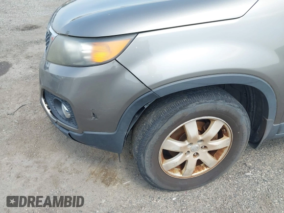 2011 Kia Sorento LX with VIN 5XYKT4A1XBG061125, listed as a IAAI auction lot 42576972 with 201,187 mi miles and . Bid and sale history available at DreamBid. Image 6.