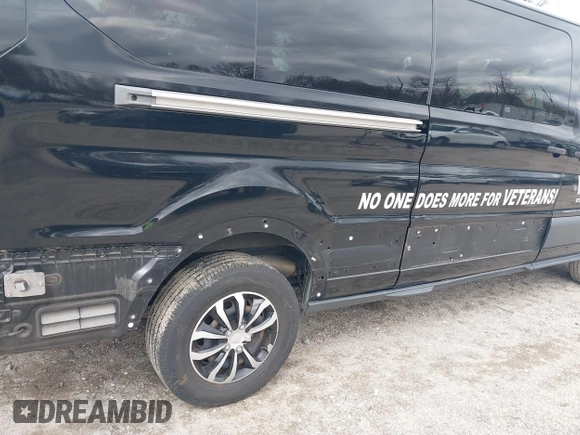 2018 Ford Transit Passenger XL с VIN 1FBZX2YM8JKB02131, выставлен на аукционе IAAI как лот 41794951 с пробегом 70 267 миль миль и . История ставок и продаж доступна на DreamBid. Изображение 17.