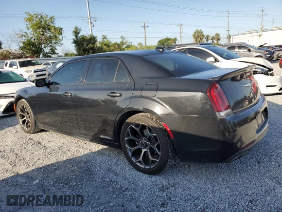 2015 Chrysler 300 S z VIN 2C3CCABT5FH736071, wystawiony jako Copart lot #52608825 z przebiegiem 189 263 mil mil oraz Nie do naprawy • Non repairable. Historia ofert i sprzedaży dostępna na DreamBid. Obrazek 2.