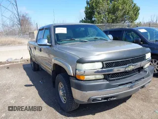 2002 Chevrolet Silverado 2500HD LS with VIN 1GCHK23U82F237150, listed as a IAAI auction lot 41918083 with 173,724 mi miles. Bid and sale history available at carsss.com. Image 1.