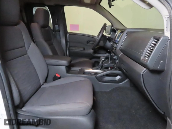 2024 Nissan Frontier SV with VIN 1N6ED1CM3RN642238, listed as a Copart auction lot 60930935 with 2,233 mi miles and Salvage title. Bid and sale history available at DreamBid. Image 5.
