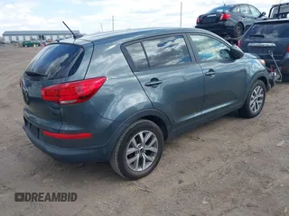 2015 Kia Sportage LX with VIN KNDPB3AC9F7737796, listed as a IAAI auction lot 41901318 with 109,625 mi miles and . Bid and sale history available at carsss.com. Image 4.