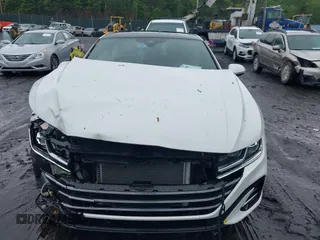 2023 Volkswagen Arteon SEL Premium R-Line z VIN WVWTR7AN4PE014292, wystawiony jako IAAI lot #42331800 z przebiegiem 6 389 mil mil oraz . Historia ofert i sprzedaży dostępna na DreamBid. Obrazek 12.