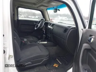 2007 Hummer H3 SUV with VIN 5GTDN13E978173651, listed as a IAAI auction lot 41865862 with 149,857 mi miles. Bid and sale history available at carsss.com. Image 5.