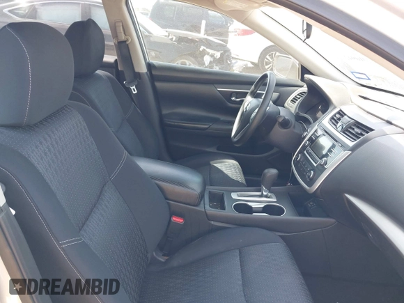 2016 Nissan Altima SR with VIN 1N4AL3AP2GC233935, listed as a IAAI auction lot 42010942 with 116,757 mi miles and . Bid and sale history available at carsss.com. Image 5.