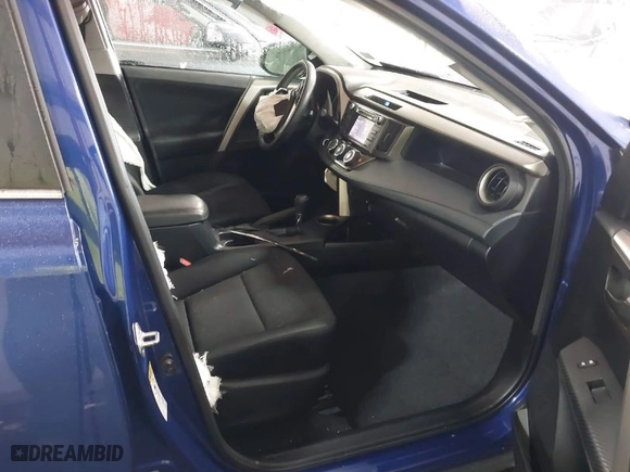 2015 Toyota RAV4 LE with VIN 2T3BFREVXFW403391, listed as a IAAI auction lot 41845901 with 105,769 mi miles. Bid and sale history available at carsss.com. Image 5.