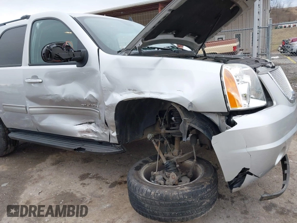 2013 GMC Yukon SLT with VIN 1GKS2CE07DR315820, listed as a IAAI auction lot 41653433 with 137,491 mi miles. Bid and sale history available at carsss.com. Image 6.