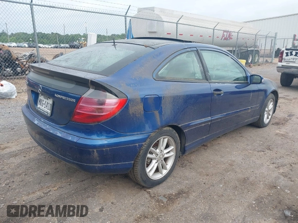2002 Mercedes-Benz C 230/260/280/320 с VIN WDBRN47J02A185774, выставлен на аукционе IAAI как лот 42258843 с пробегом Не указан миль и . История ставок и продаж доступна на DreamBid. Изображение 4.