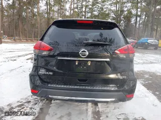 2017 Nissan Rogue SL with VIN 5N1AT2MV0HC840377, listed as a IAAI auction lot 41392637 with 111,912 mi miles. Bid and sale history available at carsss.com. Image 16.