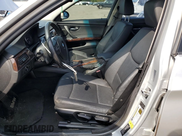 2006 BMW 3 Series 325i with VIN WBAVB13576KX37073, listed as a Copart auction lot 71887394 with 101,788 mi miles and Clean Title. Bid and sale history available at carsss.com. Image 7.