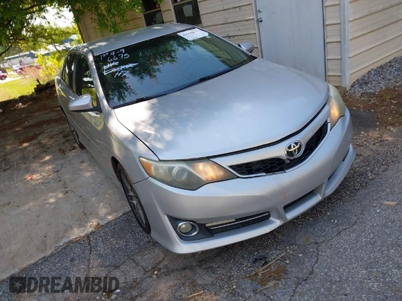 2012 Toyota Camry L with VIN 4T1BF1FK3CU087665, listed as a IAAI auction lot 41996675 with 220,465 mi miles. Bid and sale history available at carsss.com. Image 1.