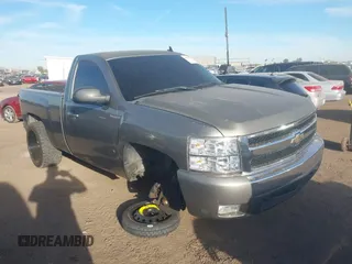 2008 Chevrolet Silverado 1500 Work Truck with VIN 1GCEC14028Z213228, listed as a IAAI auction lot 41492262 with 142,474 mi miles. Bid and sale history available at carsss.com. Image 1.