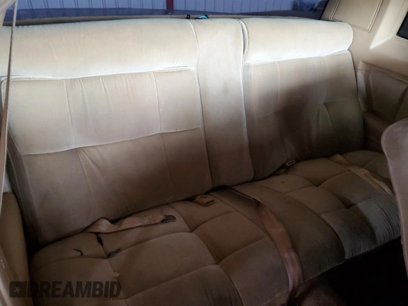 1987 Chevrolet Monte Carlo z VIN 1G1GZ11H6HR117922, wystawiony jako Copart lot #45329575 z przebiegiem 49 753 mil mil oraz Tytuł czysty. Historia ofert i sprzedaży dostępna na DreamBid. Obrazek 10.