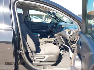 2017 GMC Acadia SLE z VIN 1GKKNLLS5HZ197929, wystawiony jako IAAI lot #41486418 z przebiegiem 132 536 mil mil oraz . Historia ofert i sprzedaży dostępna na DreamBid. Obrazek 5.