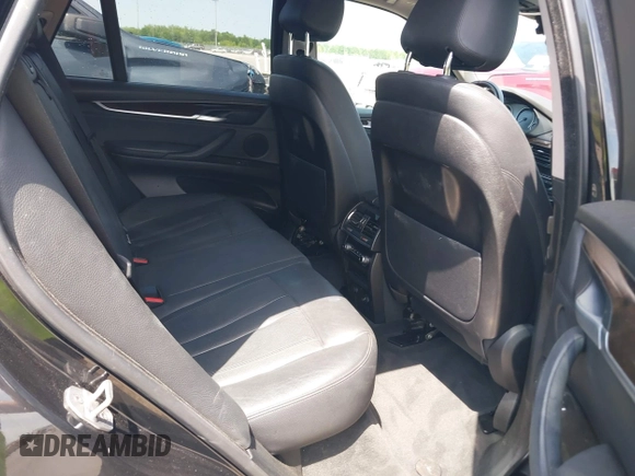 2015 BMW X5 sDrive35i with VIN 5UXKR2C50F0H39042, listed as a IAAI auction lot 42027819 with 152,239 mi miles. Bid and sale history available at carsss.com. Image 8.