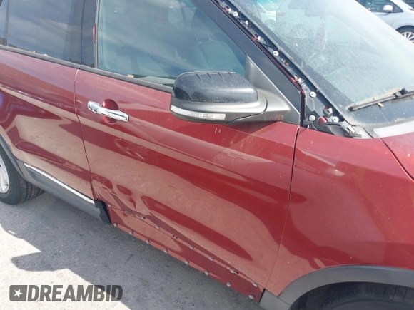 2014 Ford Explorer XLT with VIN 1FM5K7D84EGB33198, listed as a IAAI auction lot 42119557 with 161,242 mi miles. Bid and sale history available at carsss.com. Image 6.