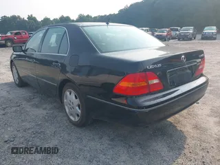 2003 Lexus LS 430 z VIN JTHBN30F530104857, wystawiony jako IAAI lot #42410515 z przebiegiem 224 329 mil mil oraz . Historia ofert i sprzedaży dostępna na DreamBid. Obrazek 3.