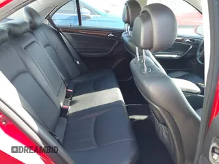 2007 Mercedes-Benz C 280 Luxury z VIN WDBRF92H97F846825, wystawiony jako IAAI lot #42231400 z przebiegiem 137 526 mil mil oraz . Historia ofert i sprzedaży dostępna na DreamBid. Obrazek 8.