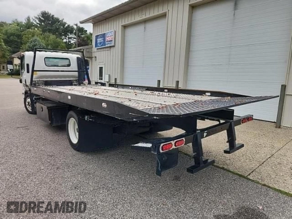 2020 Isuzu NQR IBT z VIN JALE5W169L7305035, wystawiony jako Copart lot #76352564 z przebiegiem 93 159 mil mil oraz Czysty tytuł • Clean title. Historia ofert i sprzedaży dostępna na DreamBid. Obrazek 4.