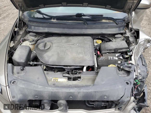 2016 Jeep Cherokee Latitude z VIN 1C4PJMCS1GW255747, wystawiony jako Copart lot #61195425 z przebiegiem 63 484 mil mil oraz Szkoda całkowita • Salvage title. Historia ofert i sprzedaży dostępna na DreamBid. Obrazek 12.
