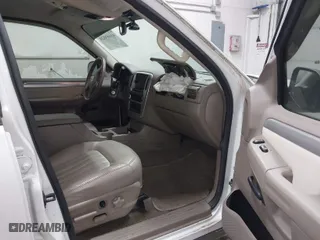 2003 Mercury Mountaineer Convenience with VIN 4M2ZU66K63ZJ53905, listed as a IAAI auction lot 41689828 with 120,696 mi miles. Bid and sale history available at carsss.com. Image 5.