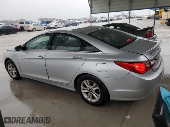 2013 Hyundai Sonata GLS z VIN 5NPEB4AC3DH503773, wystawiony jako Copart lot #47603525 z przebiegiem 217 437 mil mil oraz Szkody całkowita. Historia ofert i sprzedaży dostępna na DreamBid. Obrazek 2.
