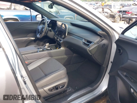 2024 Lexus RX 350 z VIN 2T2BAMBA4RC050076, wystawiony jako IAAI lot #42056995 z przebiegiem 3923 mil mil oraz . Historia ofert i sprzedaży dostępna na DreamBid. Obrazek 5.