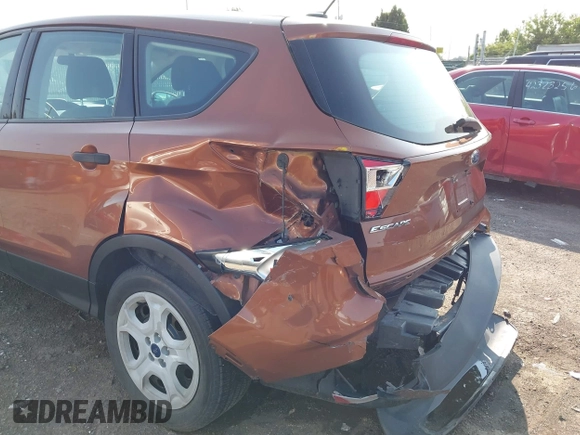 2017 Ford Escape S z VIN 1FMCU0F79HUC31792, wystawiony jako IAAI lot #42377599 z przebiegiem 98 300 mil mil oraz . Historia ofert i sprzedaży dostępna na DreamBid. Obrazek 18.