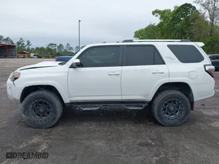 2017 Toyota 4Runner SR5 with VIN JTEBU5JR2H5409960, listed as a IAAI auction lot 41406747 with 100,750 mi miles. Bid and sale history available at carsss.com. Image 15.