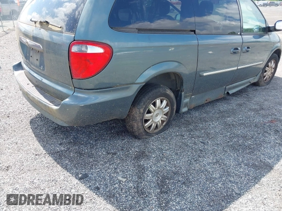 2007 Chrysler Town & Country Touring with VIN 2A4GP54L67R133643, listed as a IAAI auction lot 42275755 with 84,881 mi miles and . Bid and sale history available at DreamBid. Image 6.