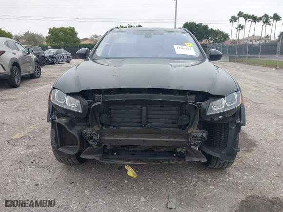 2018 Jaguar F-PACE 25t Premium with VIN SADCJ2FX2JA270891, listed as a IAAI auction lot 41381282 with 75,779 mi miles. Bid and sale history available at carsss.com. Image 13.
