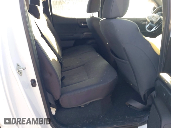 2016 Toyota Tacoma SR with VIN 3TMCZ5AN1GM033770, listed as a IAAI auction lot 41418290 with 122,000 mi miles. Bid and sale history available at carsss.com. Image 8.