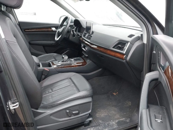 2018 Audi Q5 Premium Plus with VIN WA1BNAFY5J2204368, listed as a IAAI auction lot 41825353 with 44,479 mi miles. Bid and sale history available at carsss.com. Image 5.