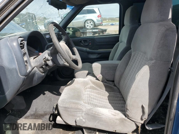 2001 GMC Sonoma SLS w/1SF Pkg with VIN 1GTCS195718156860, listed as a Copart auction lot 52531395 with Not Provided miles and Clean Title. Bid and sale history available at carsss.com. Image 7.