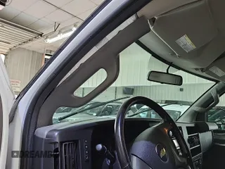 2019 Chevrolet Express Cargo with VIN 1GCWGAFPXK1368408, listed as a IAAI auction lot 42682889 with 154,668 mi miles and . Bid and sale history available at DreamBid. Image 27.