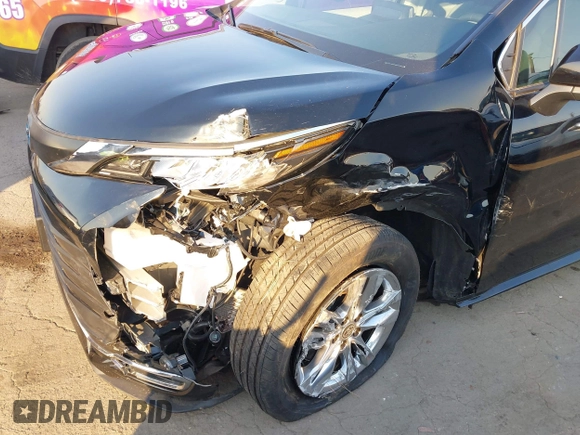 2024 Toyota Sienna XLE with VIN 5TDJSKFC9RS152848, listed as a IAAI auction lot 41290455 with 1,967 mi miles and . Bid and sale history available at DreamBid. Image 6.